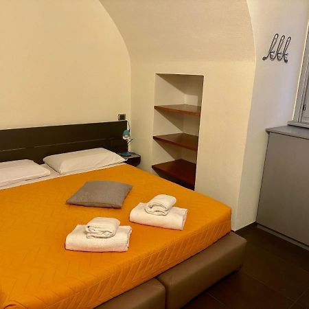 Feel - Luxury Duomo Suite Бергамо Экстерьер фото