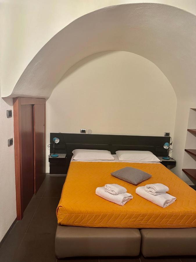 Feel - Luxury Duomo Suite Бергамо Экстерьер фото